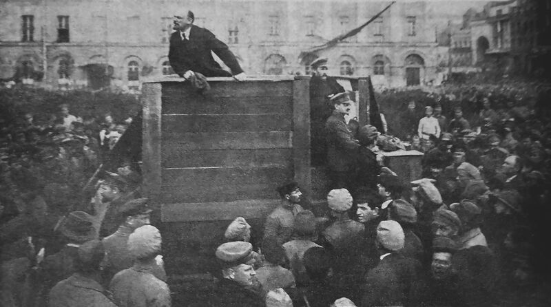 File:Vladimir Lenin Leon Trotsky Lev Kamenev 1920.jpg