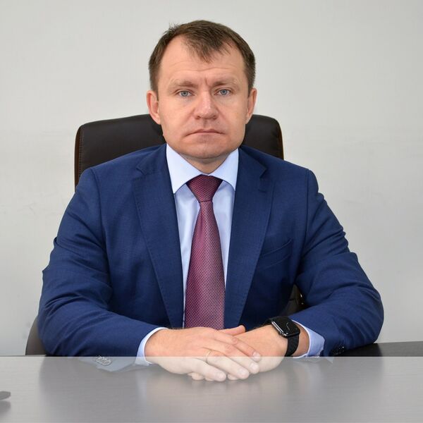File:HusainovRobertVilevich900x900.jpg