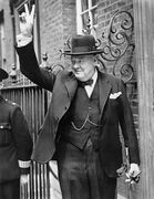 Churchill v sign 500px.jpg