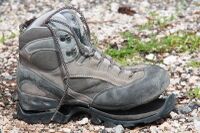 Trekking-shoe-broken-intensive-use-76297519.jpg